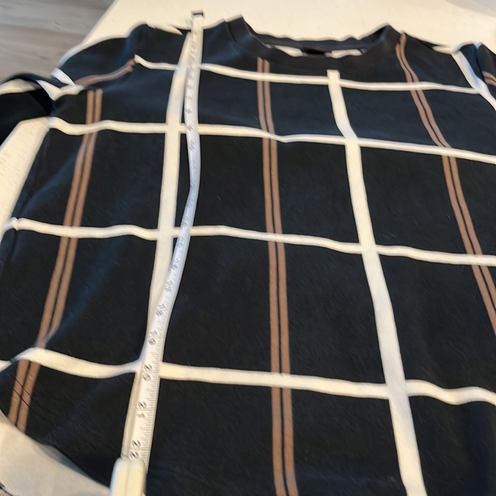 H&M Windowpane Tee - Picture 6 of 6